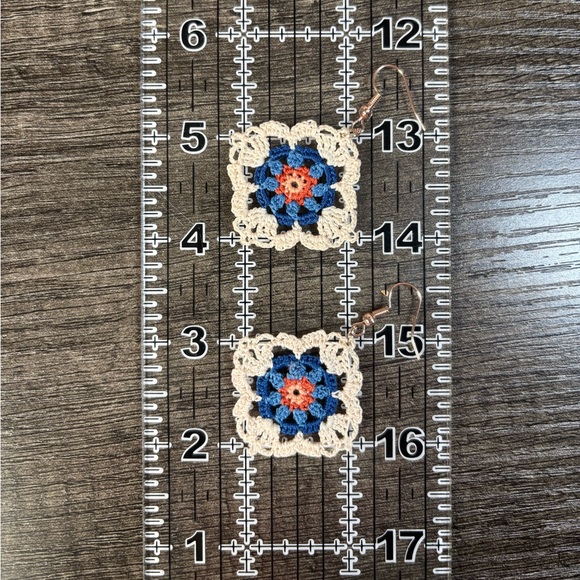 NWOT Elegant Crochet Blue and Cream Earrings - Picture 3 of 9